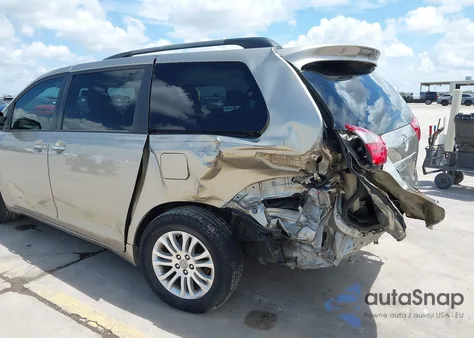 2017 Toyota Sienna Xle 8 Passenger z USA, uszkodzony, nr VIN 5TDYZ3DC2HS813038